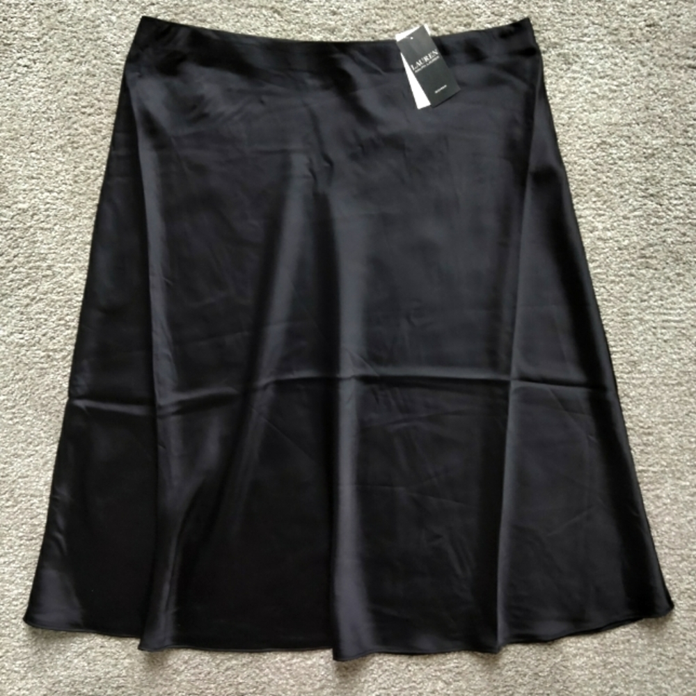 NWOT Lauren Ralph Lauren Black Satin A-Line Flare Midi Skirt in Black Sz. 22 22W